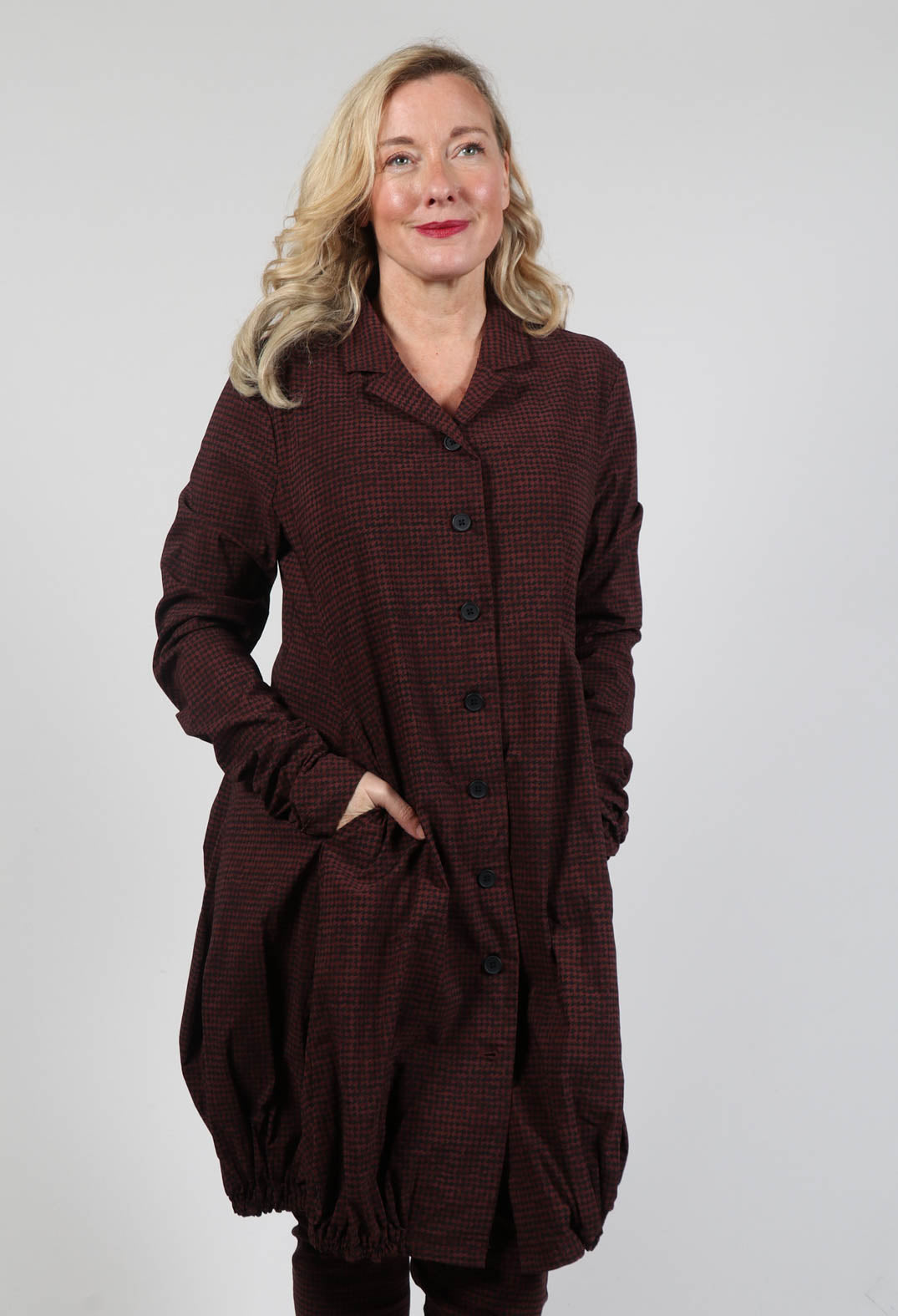 Coat with Gathered Hem in Wood Print