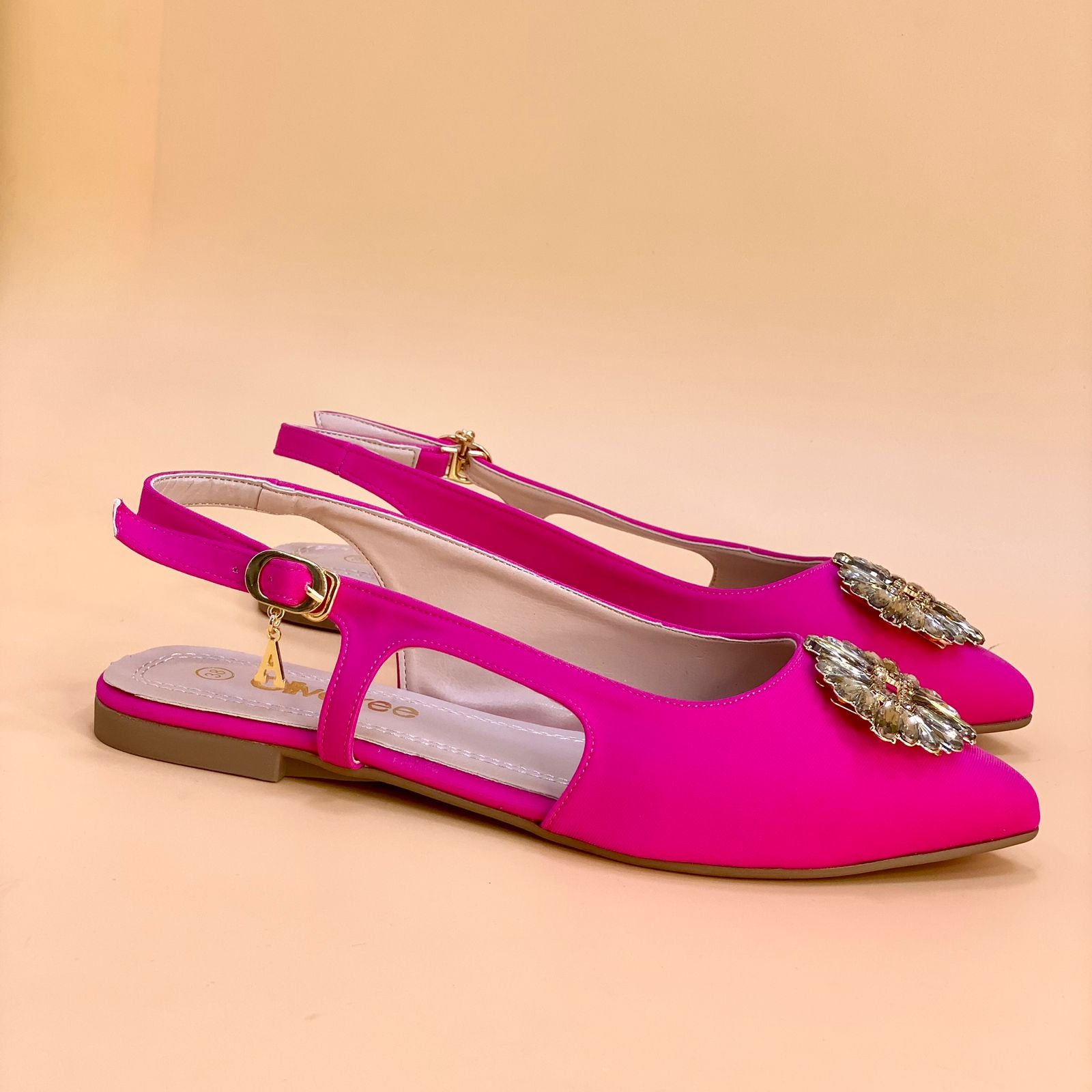 NEW , WOMEN SHOES W139