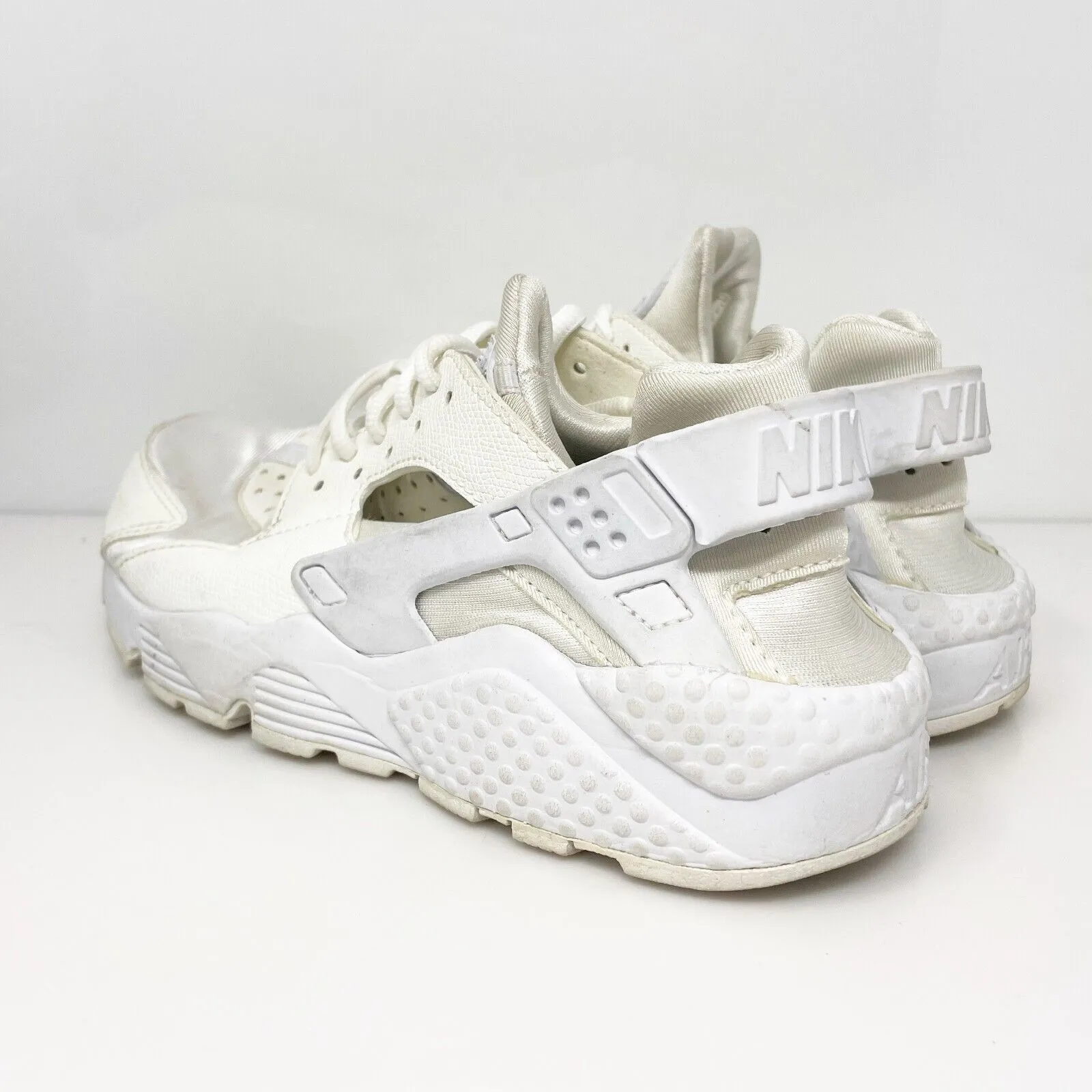 Nike Womens Air Huarache Run 634835-108 White Running Shoes Sneakers Size 6