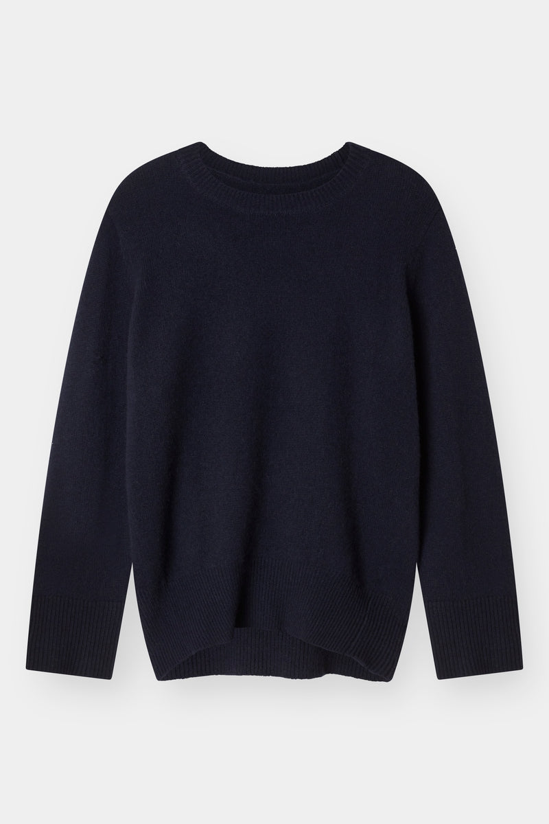 THE CLASSIC CREW SWEATER - NAVY